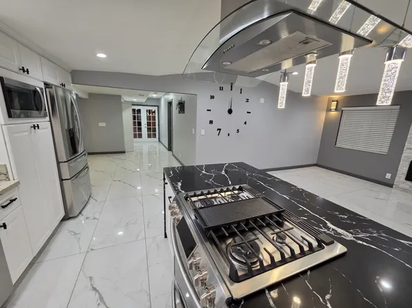 14934 Mayall St, Mission Hills, CA 91345