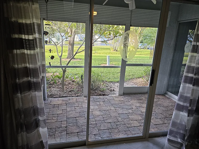 9590 Windsor Club Cir — Photo 12