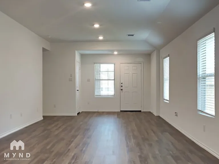 17584 Rosewood Manor Ln — Photo 3