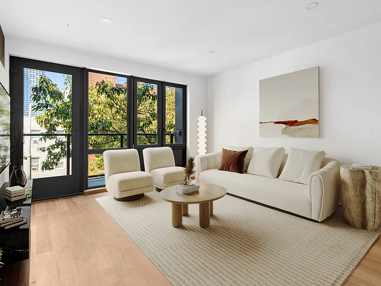 36 India St #2P — Photo 1