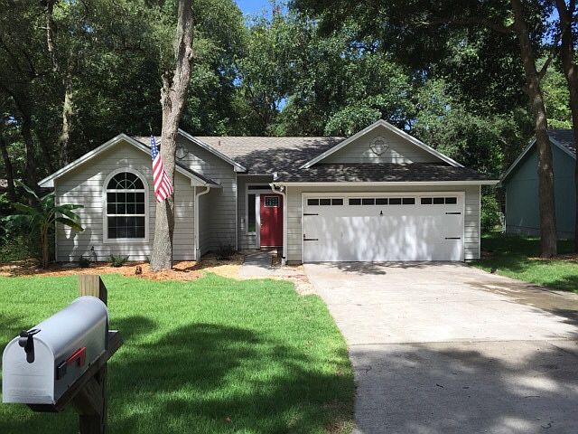 1st image of 717 Amelia Cir