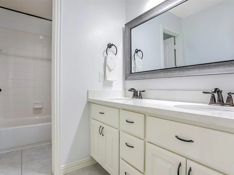 29110 Davenport Dr — Photo 32