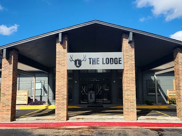 The Lodge Apartments — Photo 11