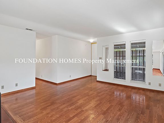 4th image of 158 Roundtree Blvd
