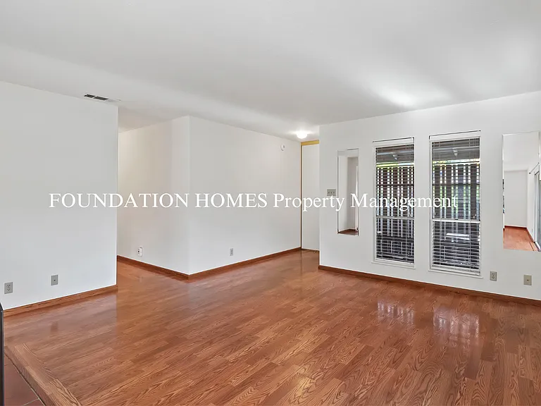 158 Roundtree Blvd — Photo 4