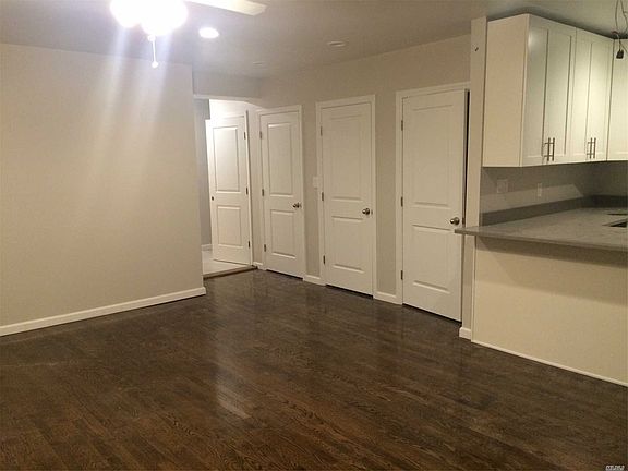 4th image of 366 W Windsor Pkwy