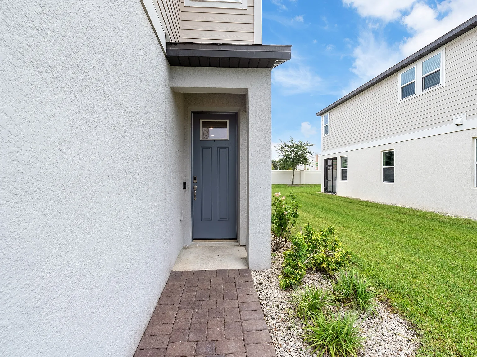3 bed, 2039 sqft, $2,450 — Photo 3