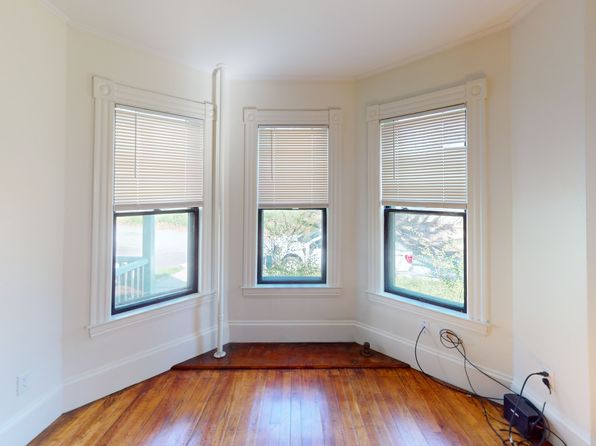 90 Barnes Ave #1