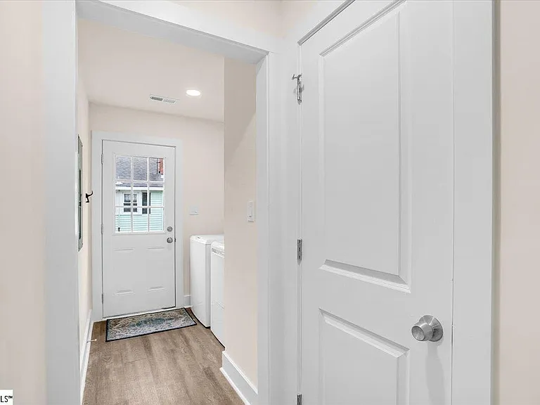 141 Baileyview St — Photo 11