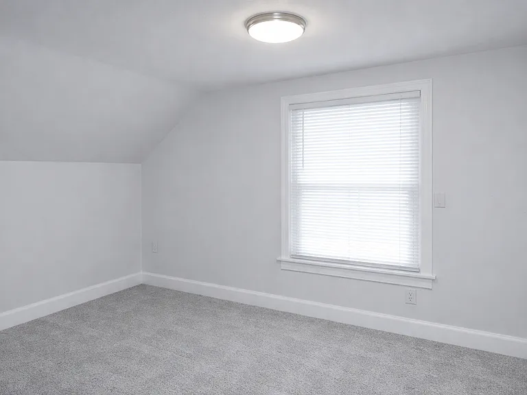 2134 34th St NE — Photo 4