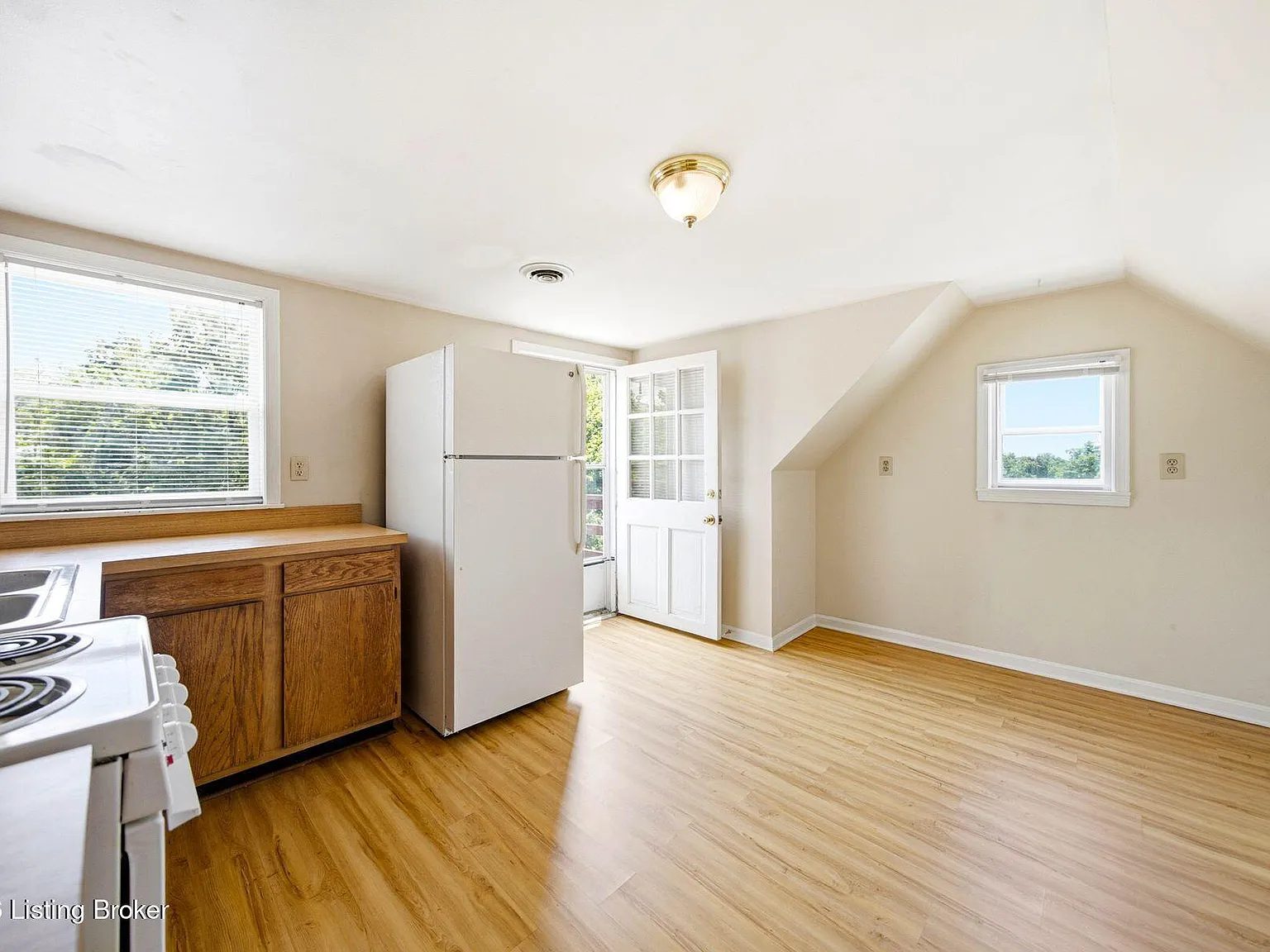 1 bed, 1.0 bath, 700 sqft, $1,000 — Photo 3