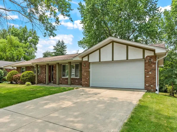405 Warrensburg Dr, Belleville, IL 62223
