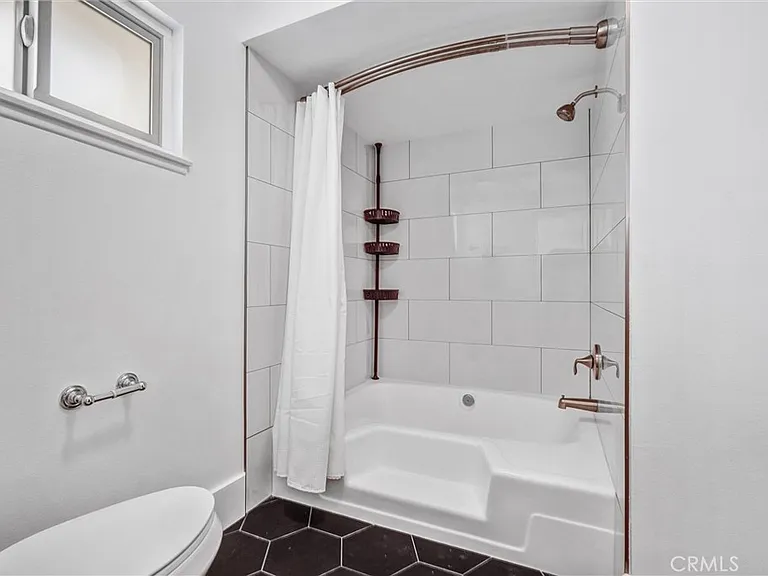 26606 La Roda — Photo 17