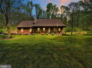 1035 Meckville Rd, Fredericksburg, PA 17026