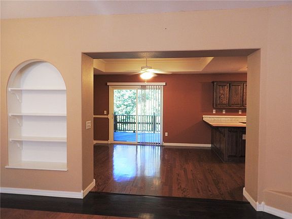 5th image of 8 Buxton Ln