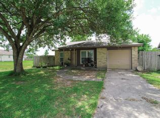2910 Arkansas Ave, Dickinson, TX 77539