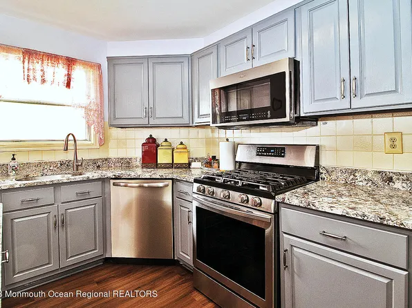54 Paradise Boulevard, Toms River, NJ 08757