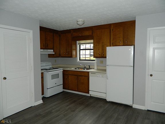5th image of 340 Bedford Bay Ln