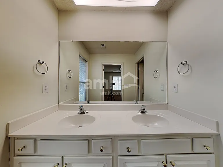 185 Charlotte Ct — Photo 11