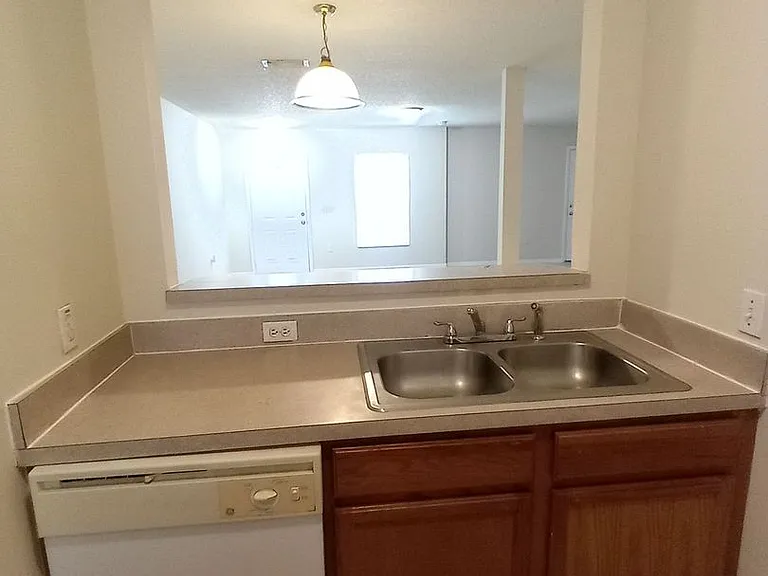 880 E Columbia Ave — Photo 13