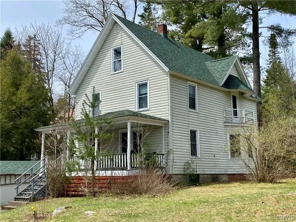 5 Front St, Oswegatchie, NY 13670