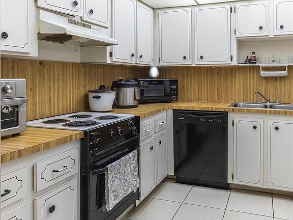 4th image of 6960 NW 186th St APT 2-323