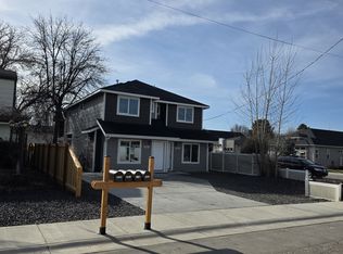 6737 W Saxton Ave, Boise, ID 83714