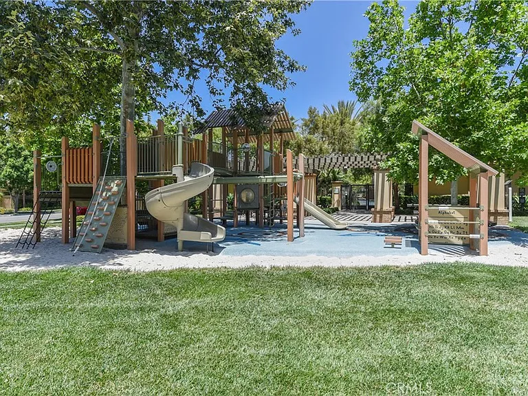 166 Coralwood — Photo 31
