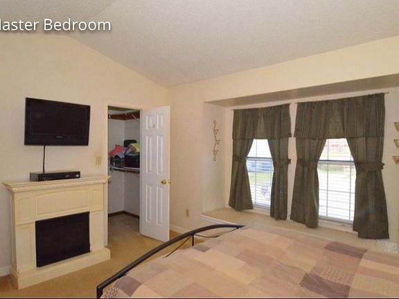 4th image of 1204 Basswood Ct