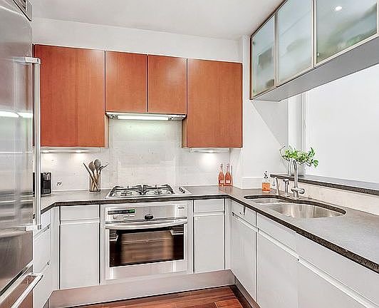 4th image of 300 E 55th St APT 17C