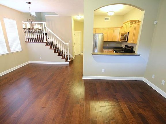 3rd image of 611 Hillcrest St Unit 1