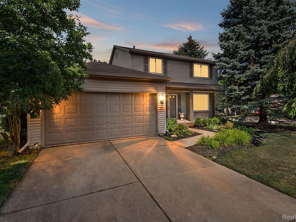 1st image of 100 Dalton Dr