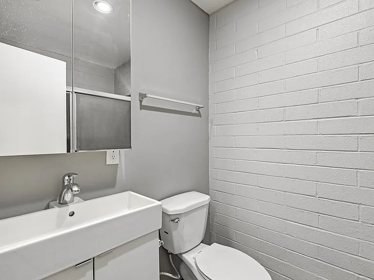 128 South 5th Avenue — Photo 40