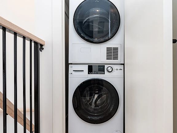 5th image of 159 Havemeyer St #1