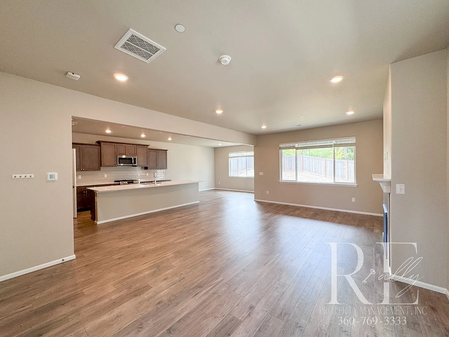 Luxury 4-Bedroom Home with Loft, 10' Ceilings, Gourmet Kitchen & Premium Upgrades — Photo 4
