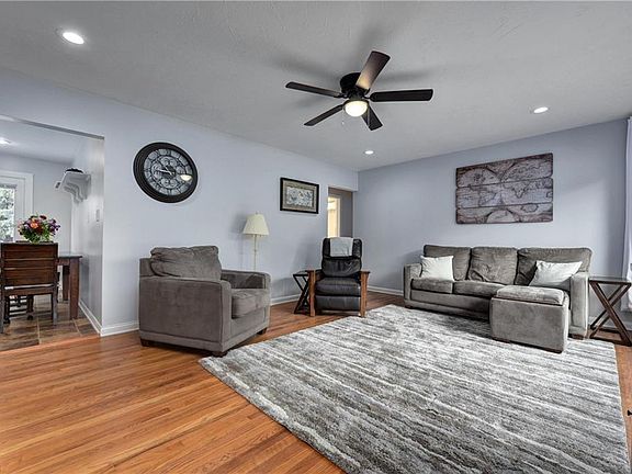 3rd image of 30018 Westlawn Dr