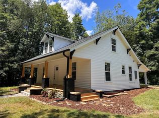 1805 Swan Dr SW, Lenoir, NC 28645