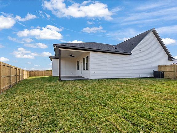 4th image of 2102 Zebrina Ct