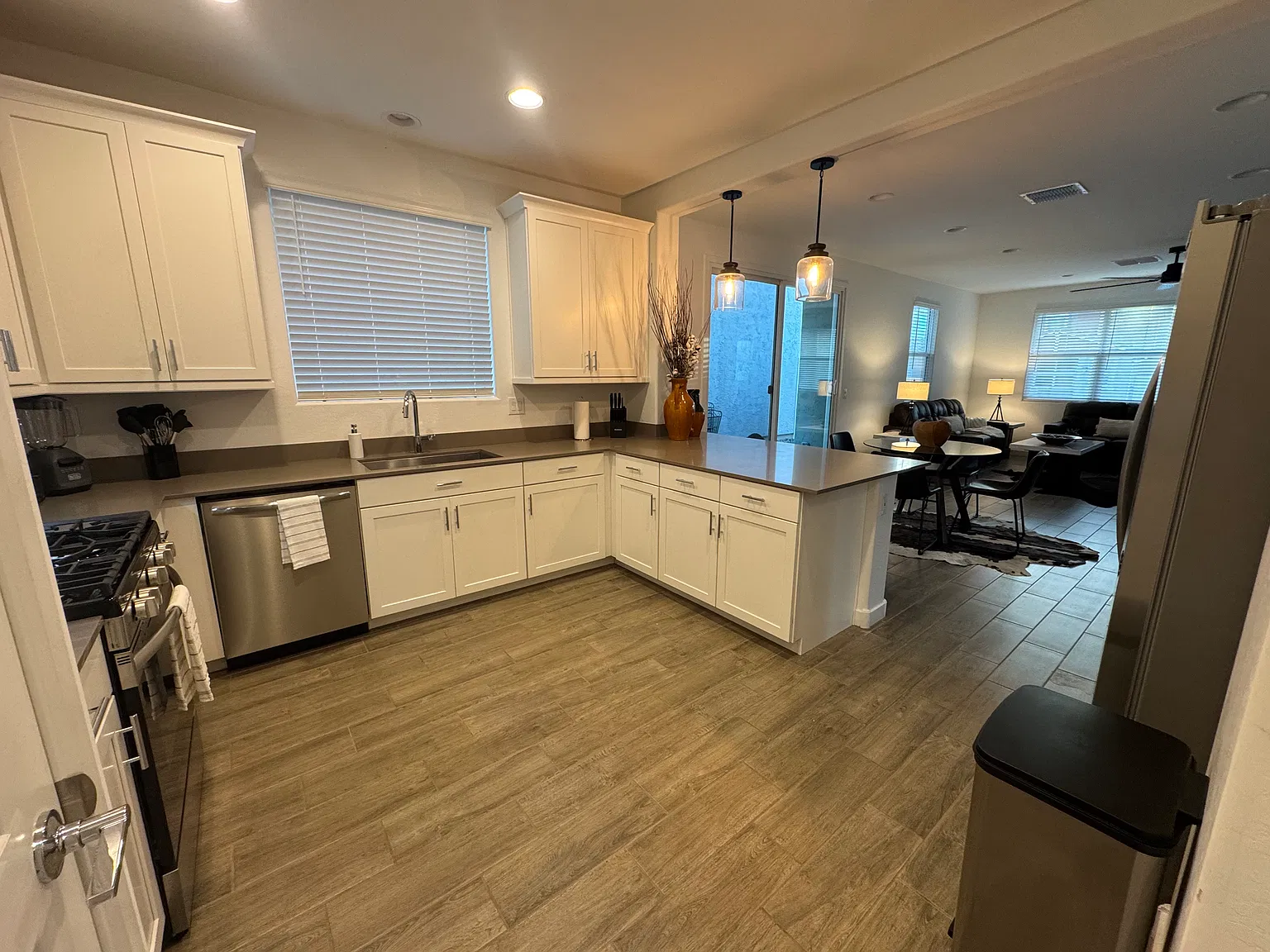 3 bed, 2.5 bath, 1744 sqft, $2,800 — Photo 4