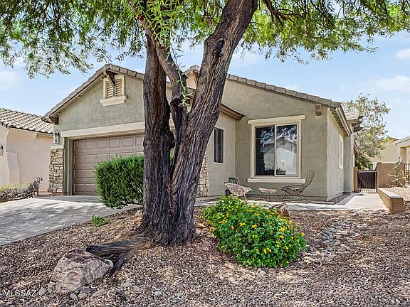 3rd image of 491 W Calle Moncayo
