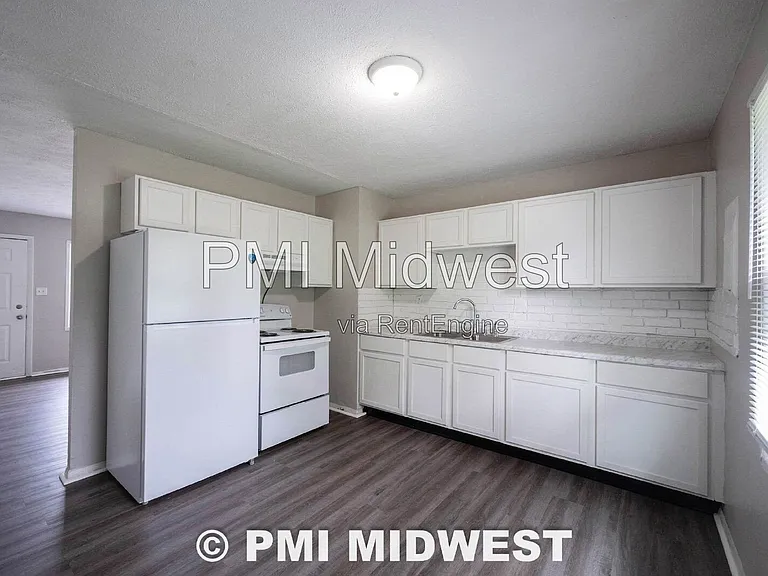 4939 Katherine Dr — Photo 7
