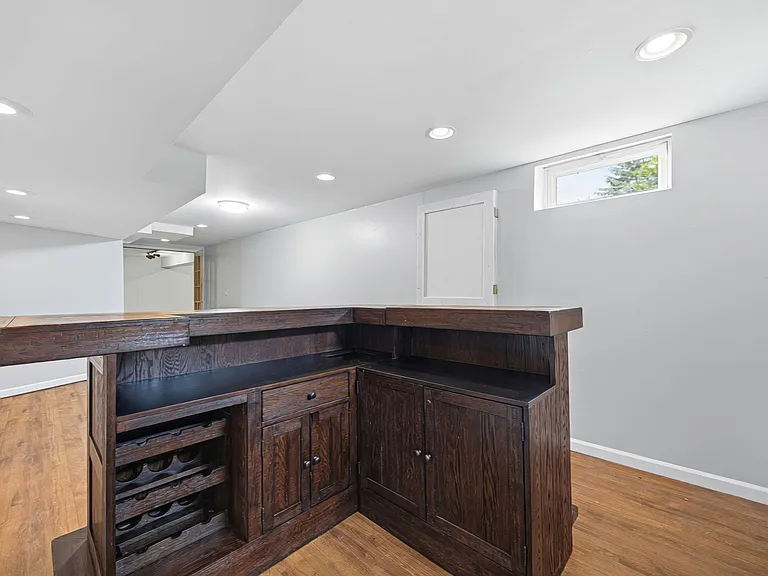 3033 Jamestown Dr — Photo 35