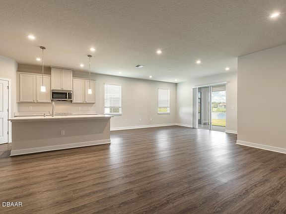 4th image of 3246 Tiger Palm Way