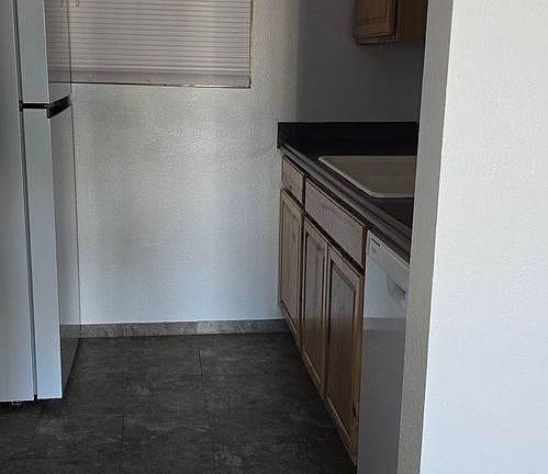 4th image of 3146 Lakeside Dr APT 301