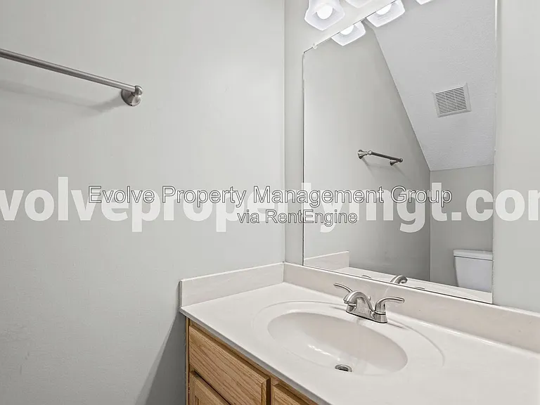 8363 Creek Front Dr — Photo 12