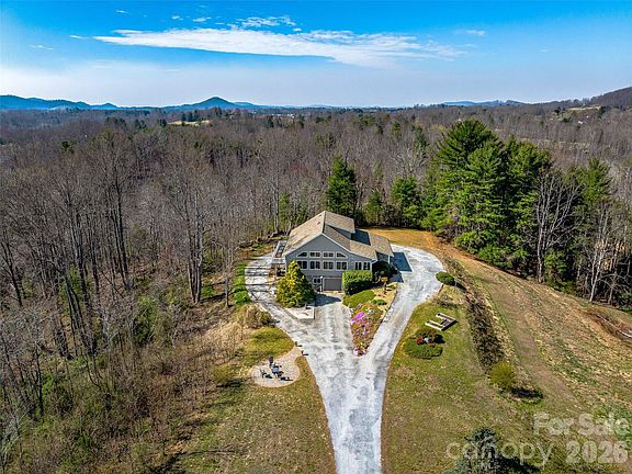 2nd image of 150 Hobby Horse Ln