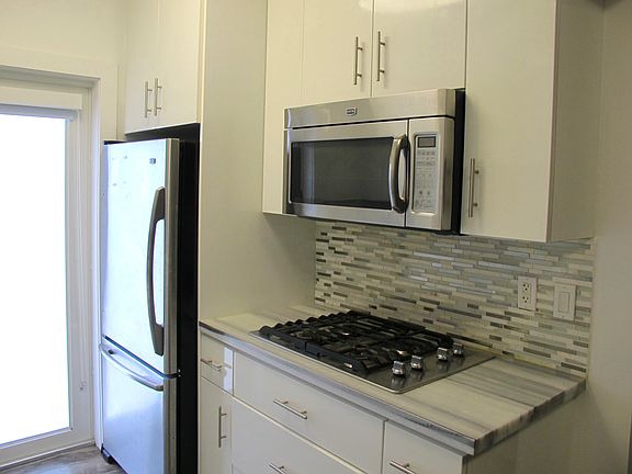 5th image of 101 Collins Ave APT 9