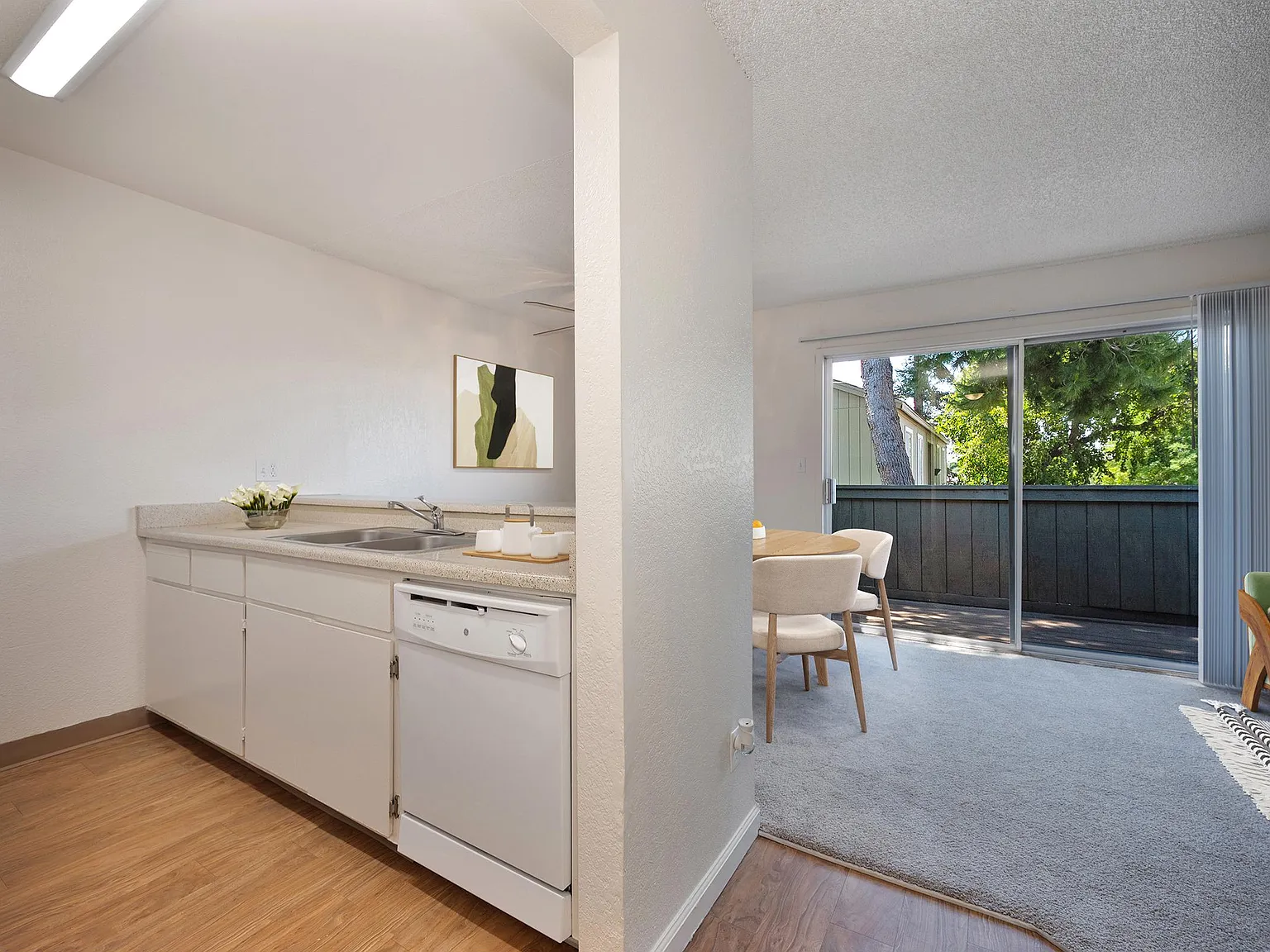 The Redwoods Apartments — Photo 2