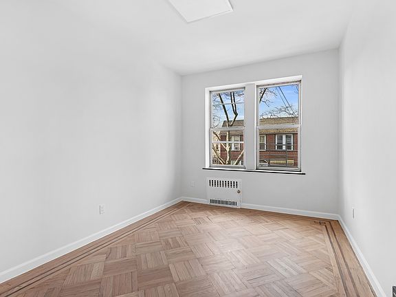 4th image of 2137 E 1st St #2F