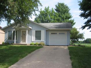 2200 Cameron Dr, Clinton, IA 52732
